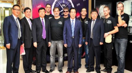  瑞士融合爵士樂團(tuán)巍雅斯名表眼鏡行樂迷見面簽名會(huì)